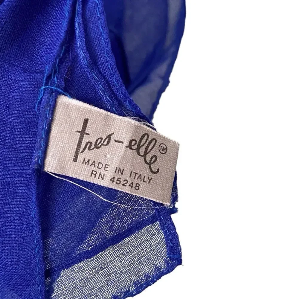 Tres- Elle Made in Italy Rose Print Blue and White Scarf in One Size